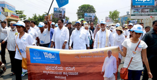 Karnataka-CM-Siddaramaiah-at-the-Walk-of-Hope-2015-16-3